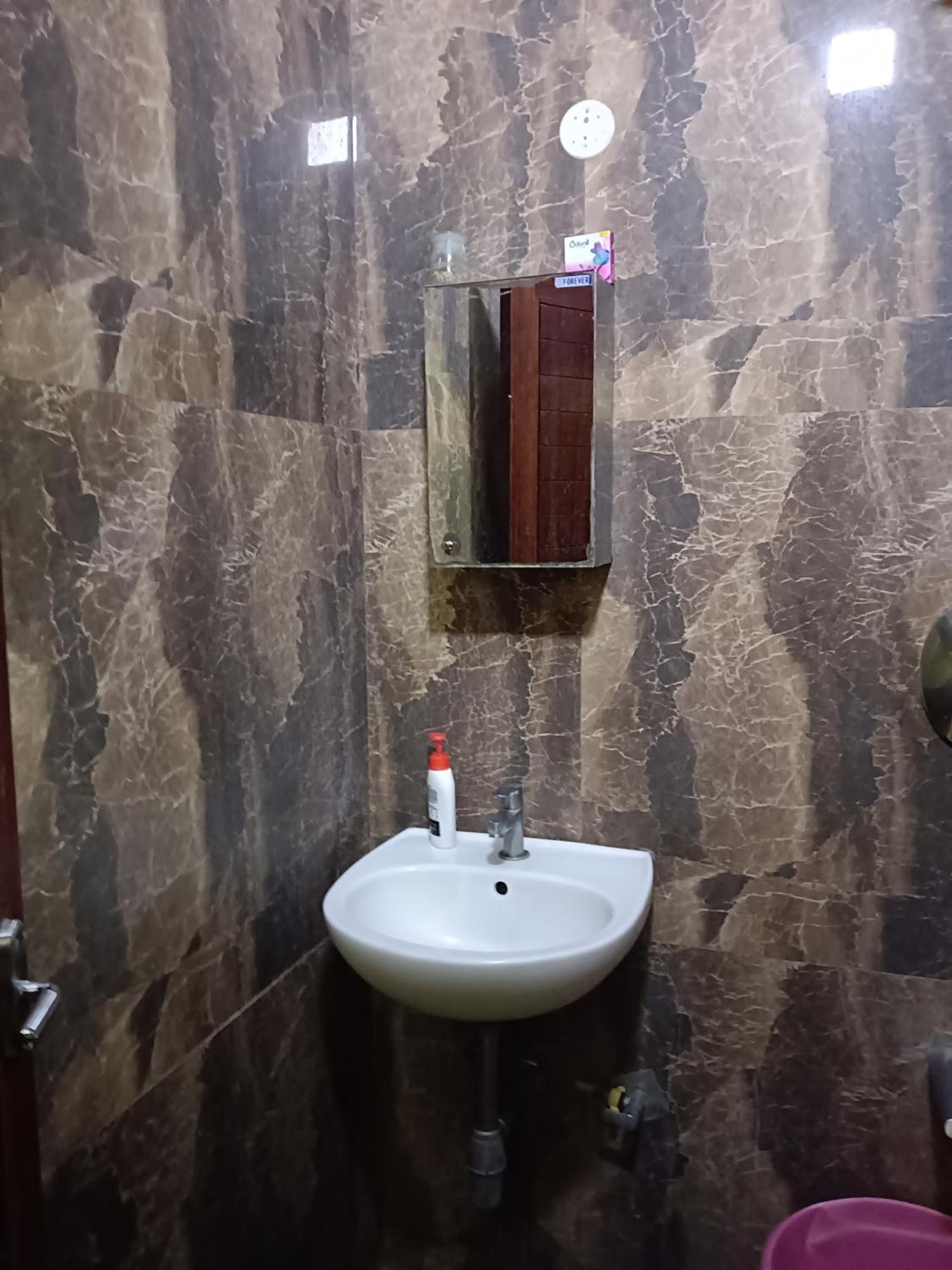 Iris Comfort Inn Ченнаи Экстерьер фото