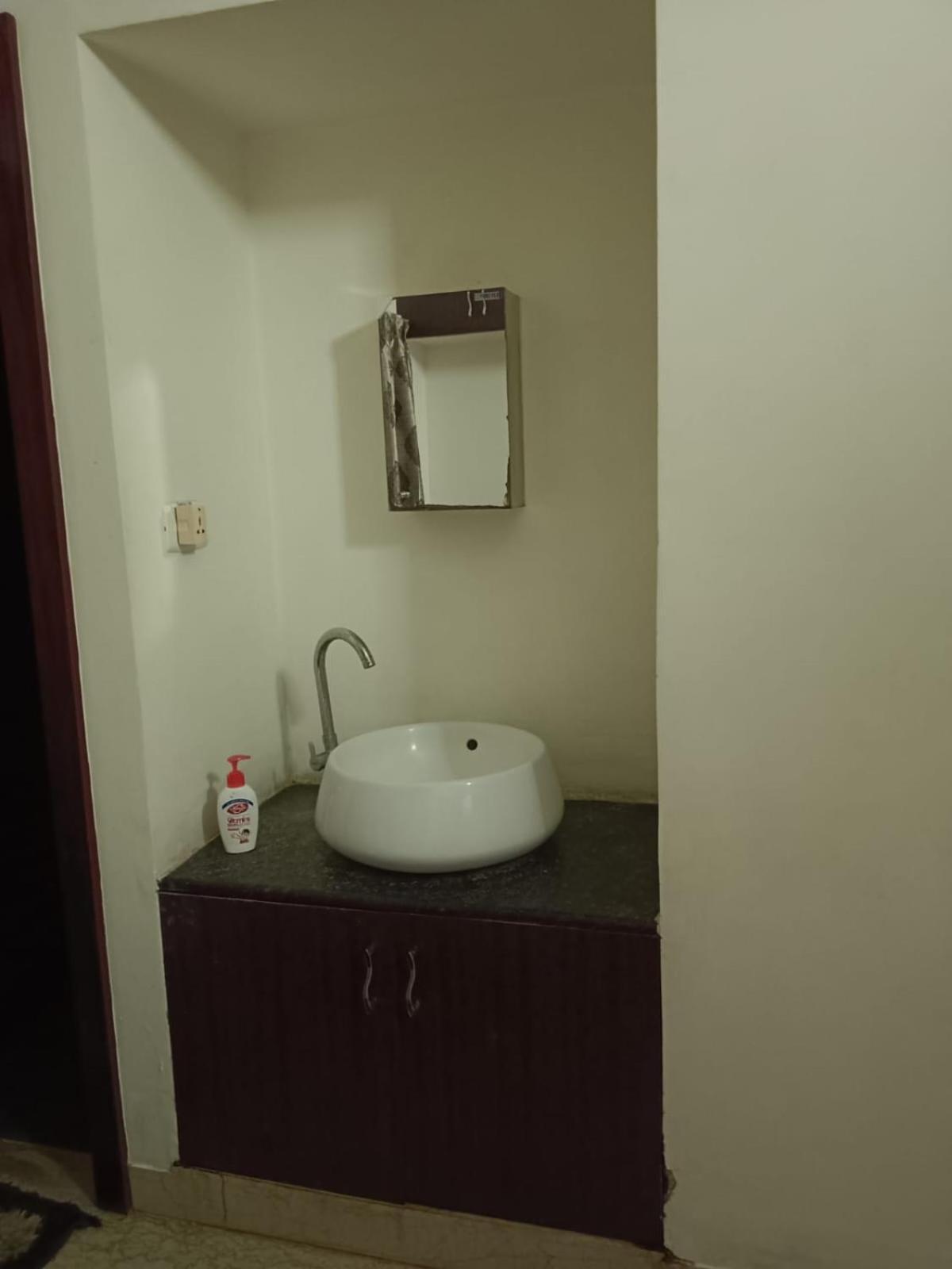 Iris Comfort Inn Ченнаи Экстерьер фото