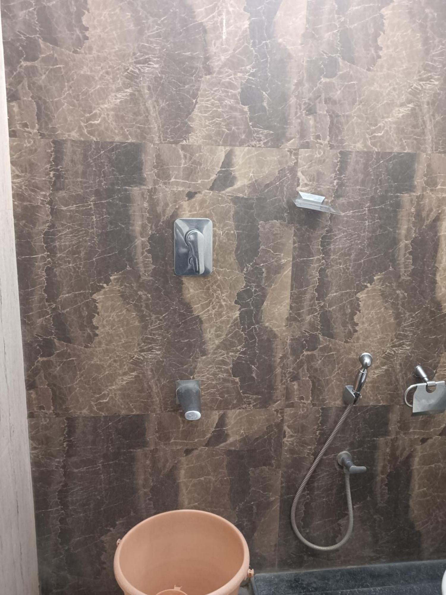 Iris Comfort Inn Ченнаи Экстерьер фото
