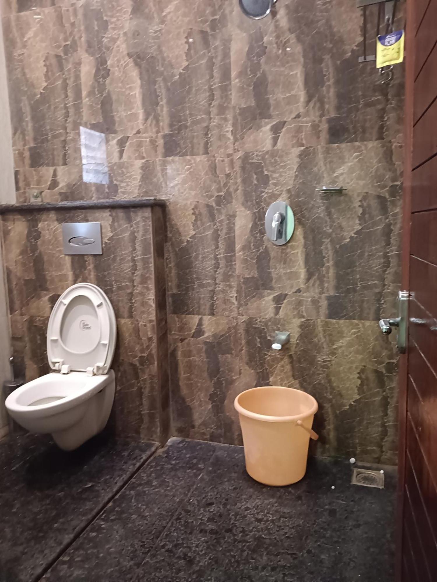 Iris Comfort Inn Ченнаи Экстерьер фото