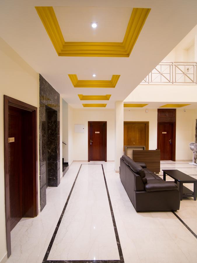 Iris Comfort Inn Ченнаи Экстерьер фото