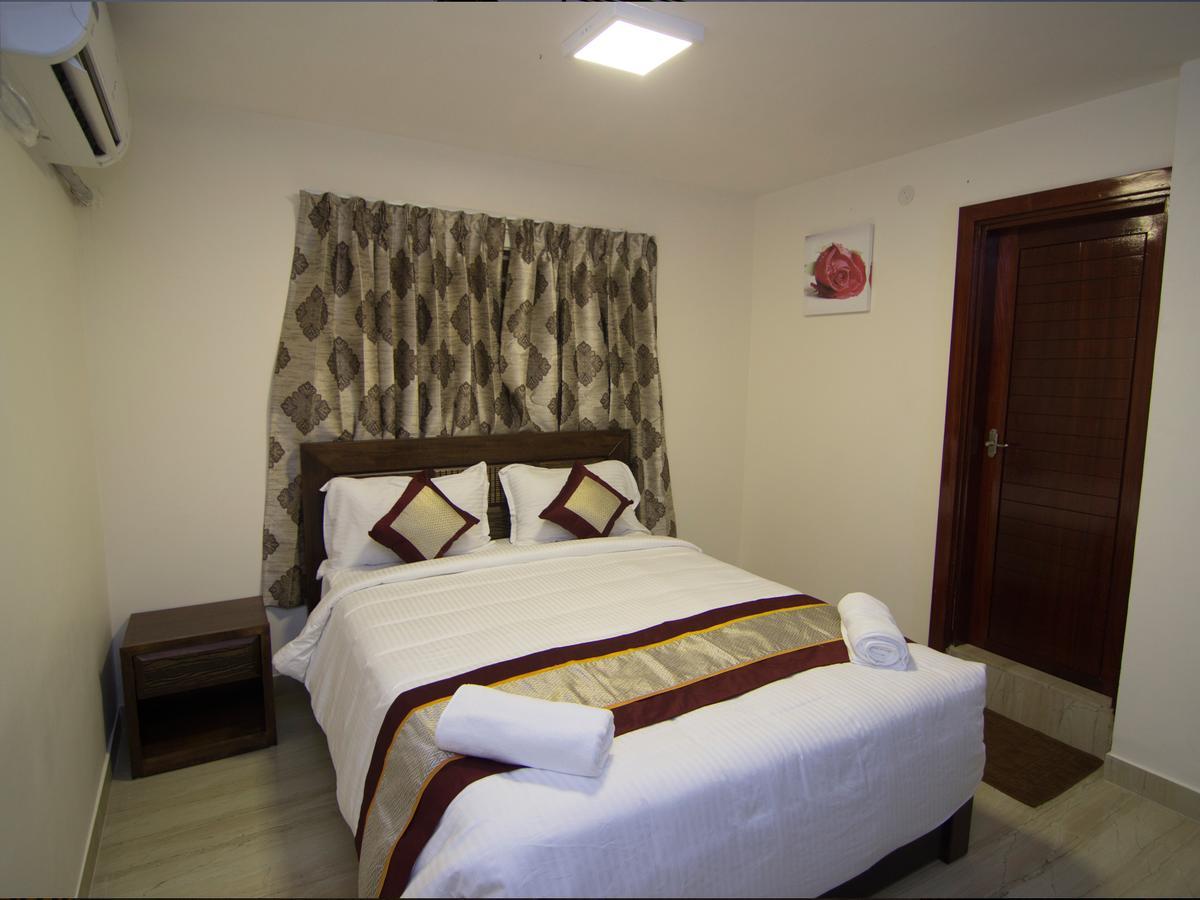 Iris Comfort Inn Ченнаи Экстерьер фото
