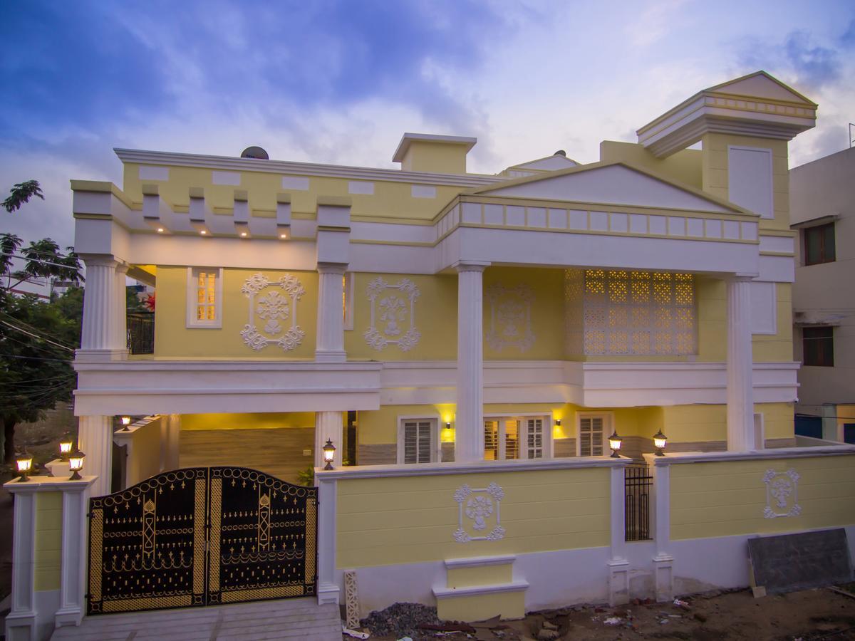Iris Comfort Inn Ченнаи Экстерьер фото